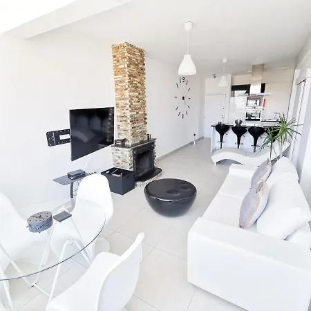 Mackenzie Seaview Paradise Ларнака