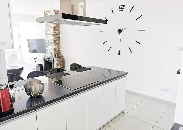 Mackenzie Seaview Paradise