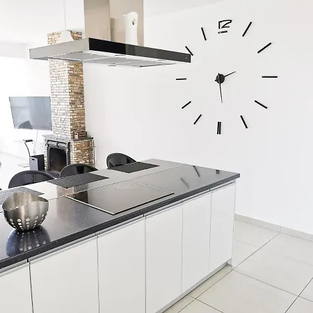 Mackenzie Seaview Paradise