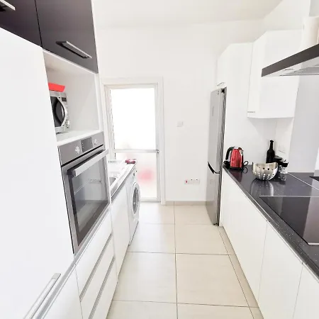 Apartment Mackenzie Seaview Paradise Larnaca