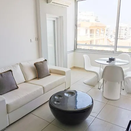 Apartment Mackenzie Seaview Paradise Larnaca