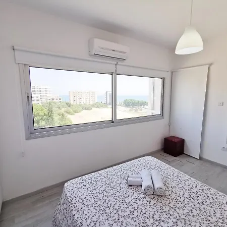 Mackenzie Seaview Paradise Apartment