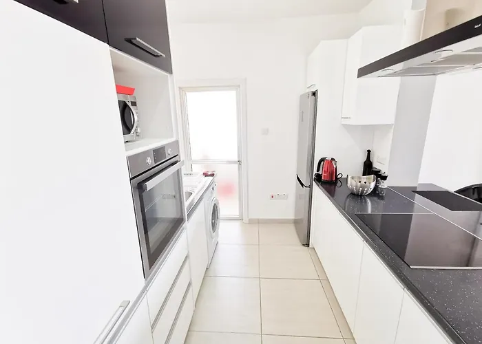 Apartament Mackenzie Seaview Paradise Larnaca