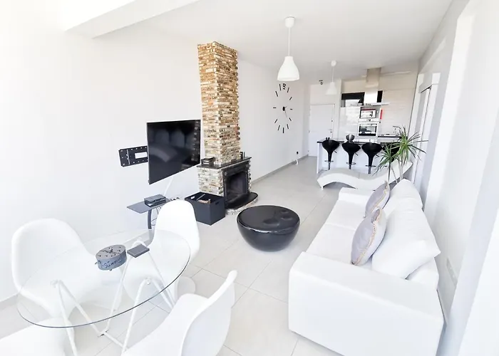 Mackenzie Seaview Paradise Larnaca