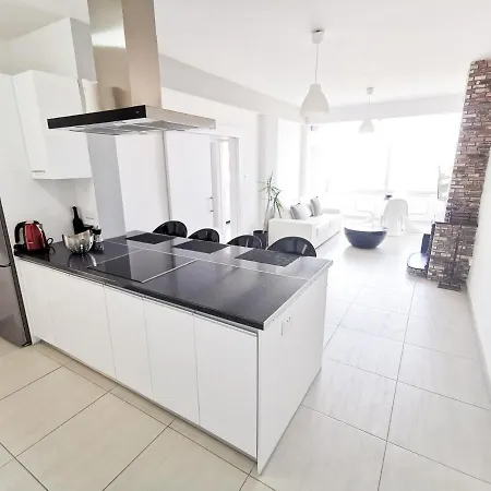 Mackenzie Seaview Paradise * Larnaca